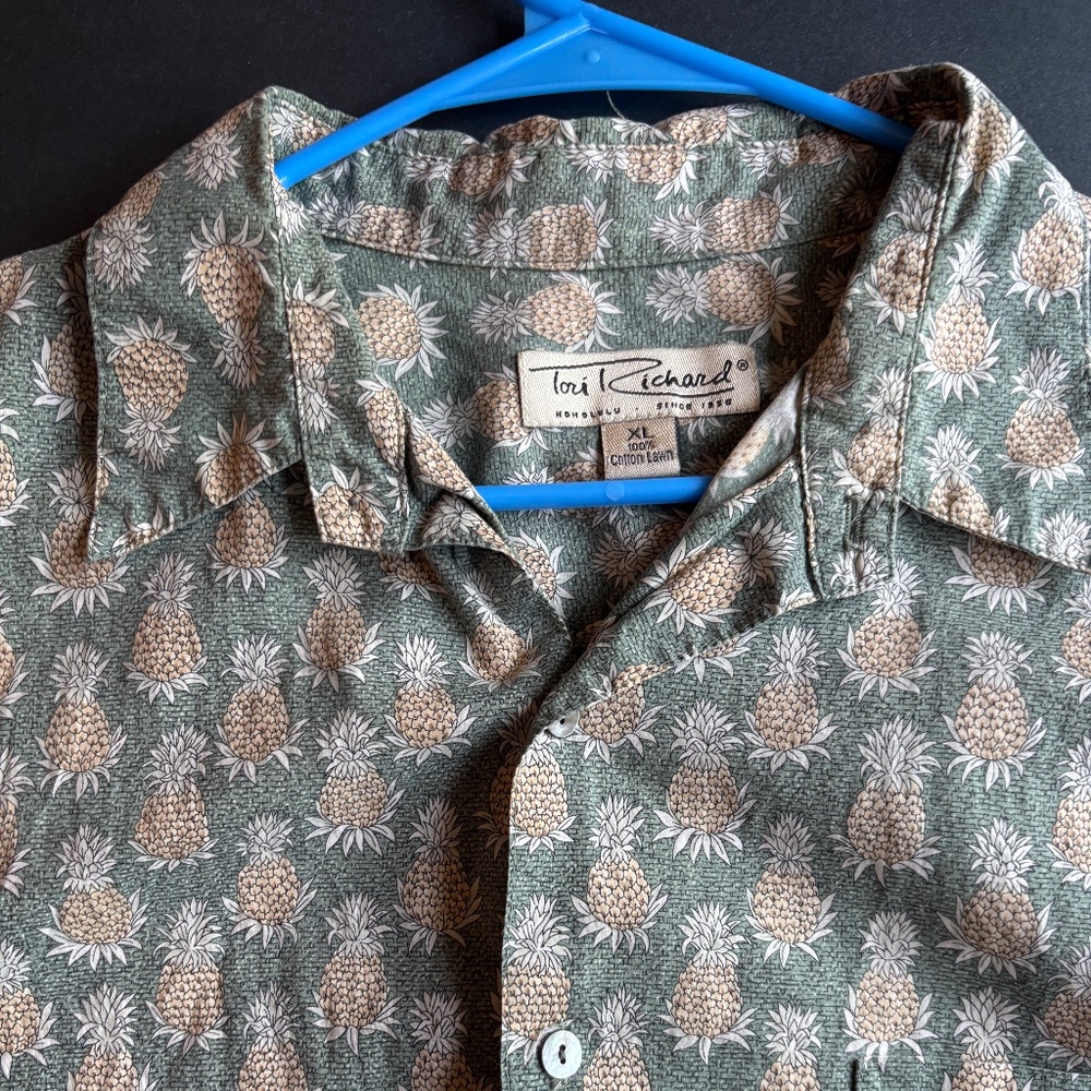 Tori Richard Hawaiian Pineapple Button-Up